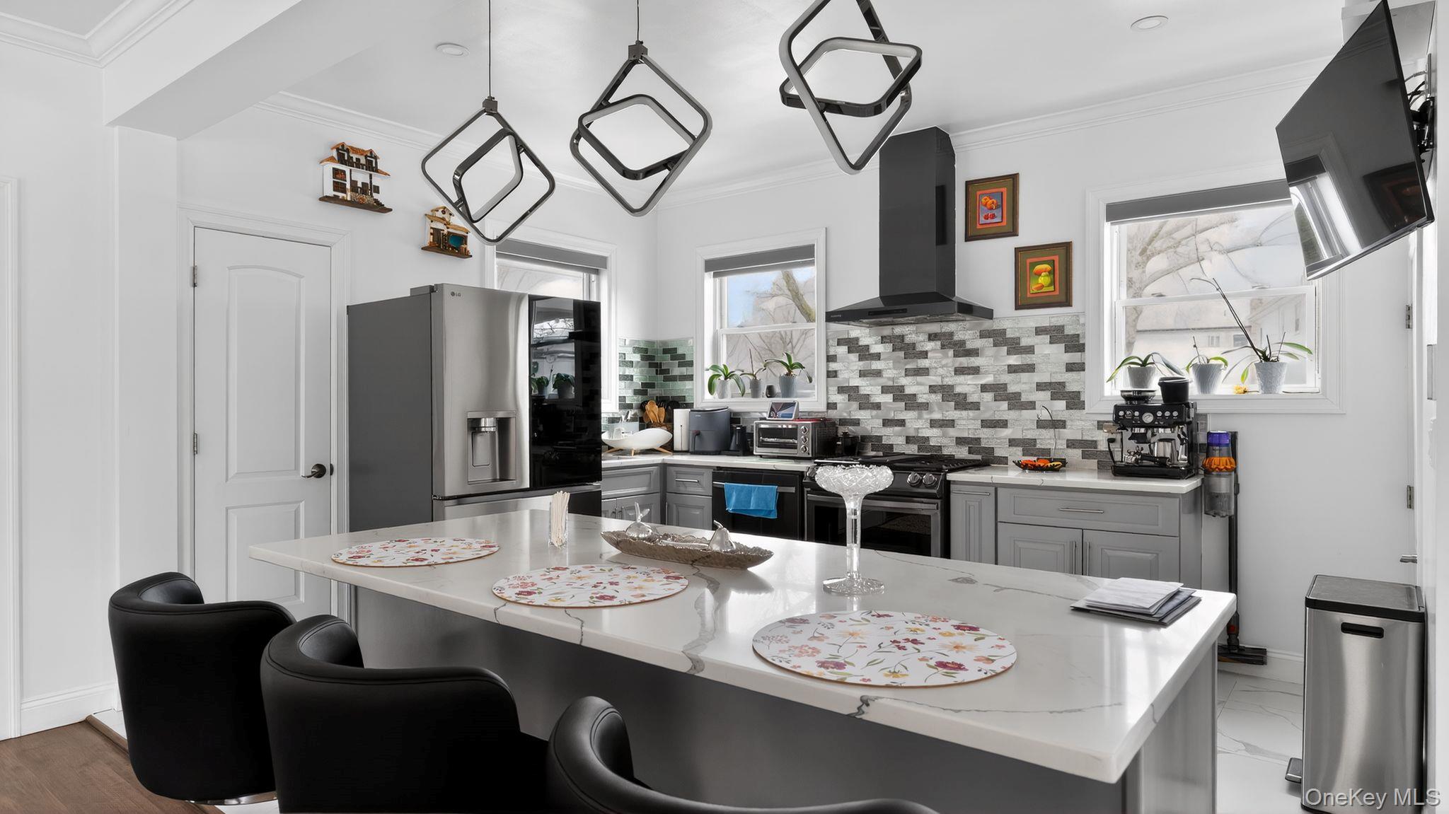 175 Hempstead Avenue