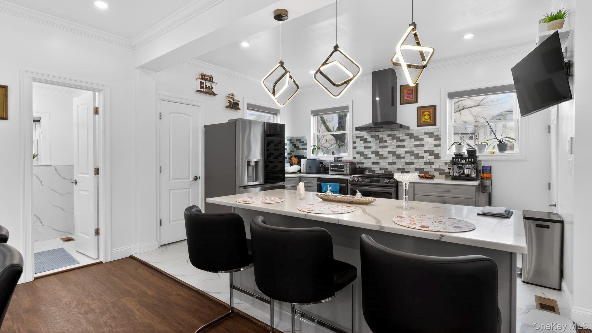 175 Hempstead Avenue