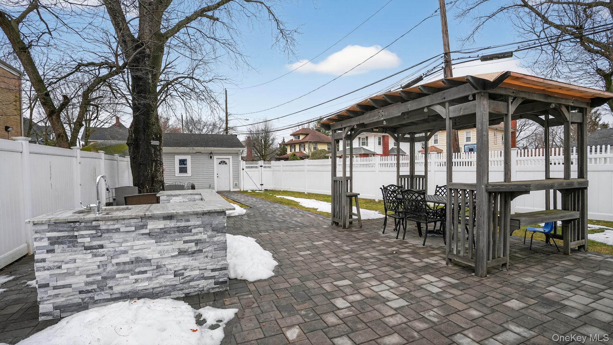 175 Hempstead Avenue