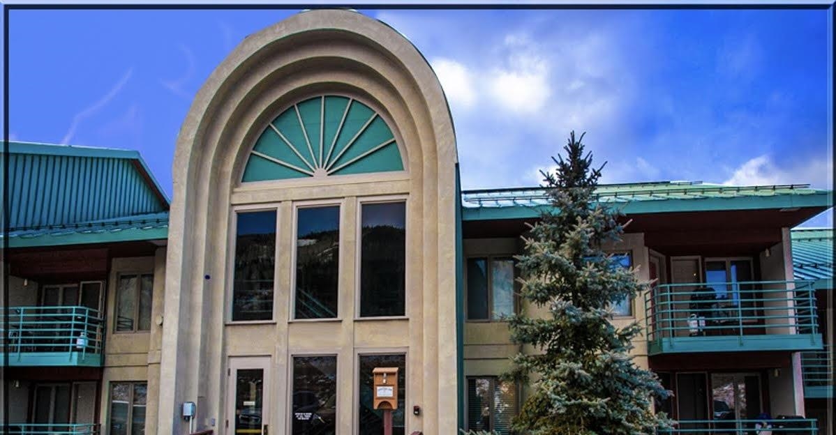 5100 Valley View Drive Unit: # 211