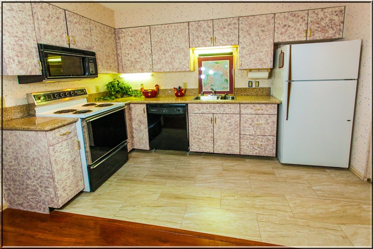 5100 Valley View Drive Unit: # 211