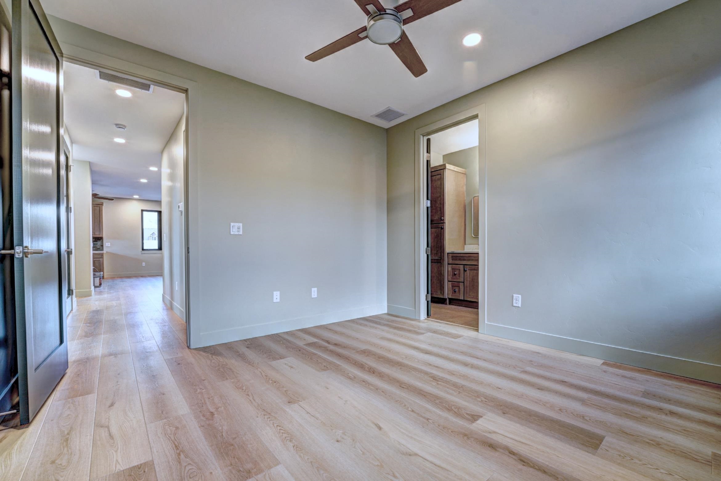 234 N Sycamore Street