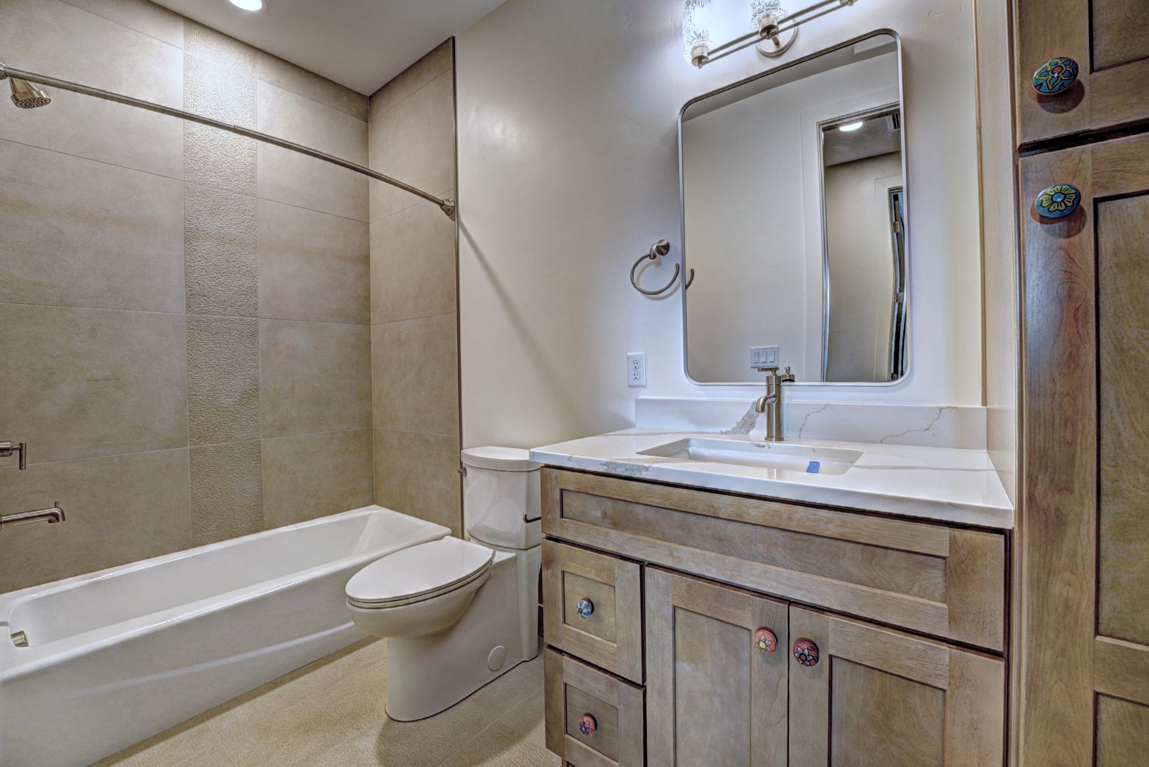 234 N Sycamore Street