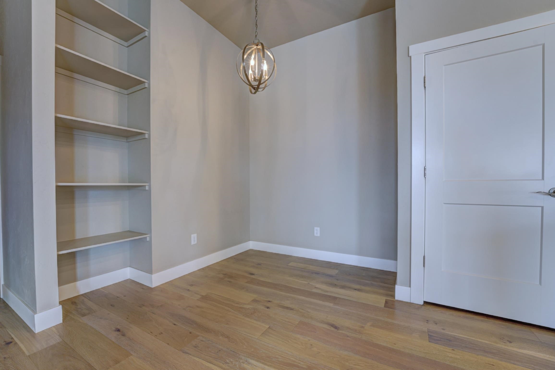 1880 Wellington Avenue