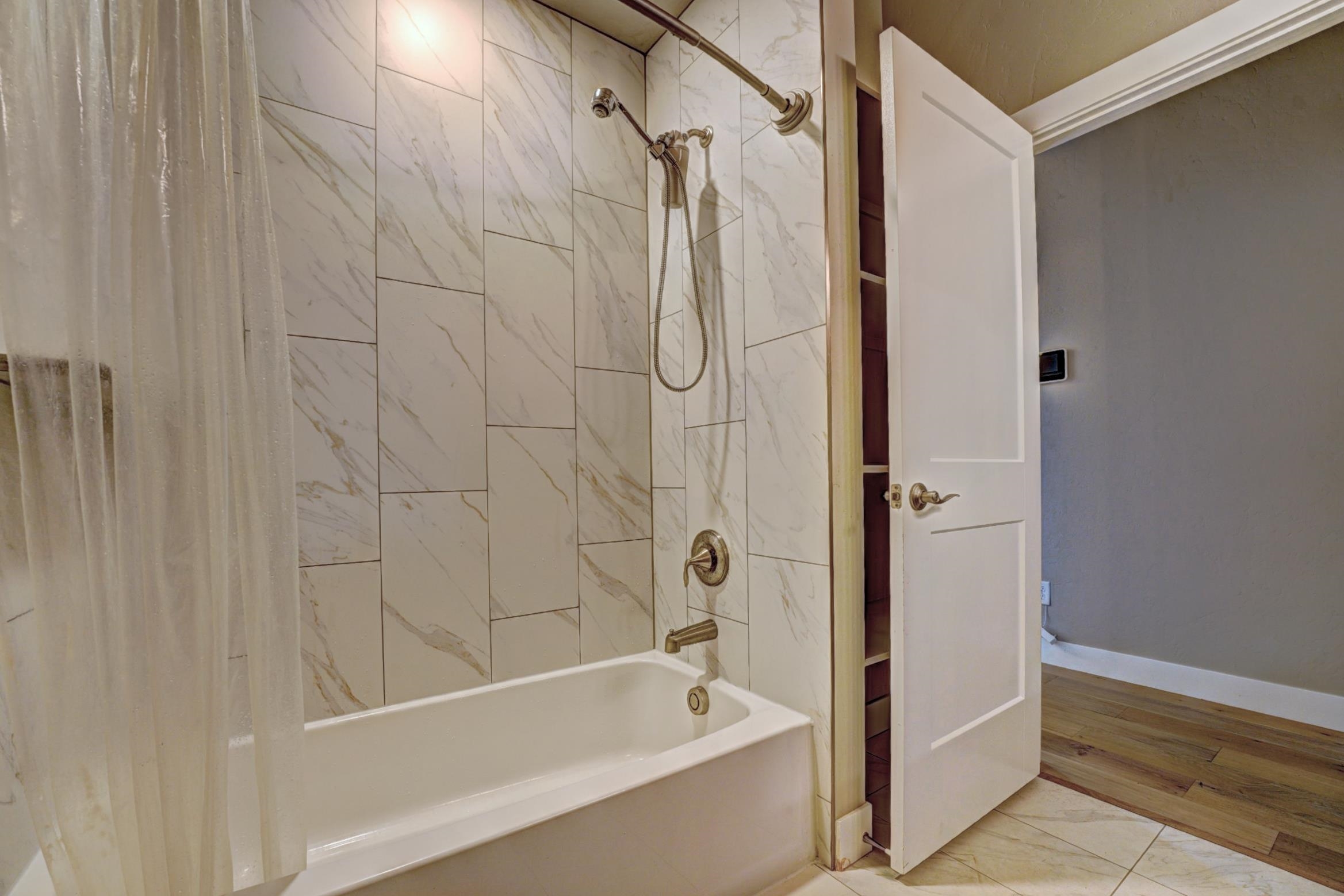 1880 Wellington Avenue