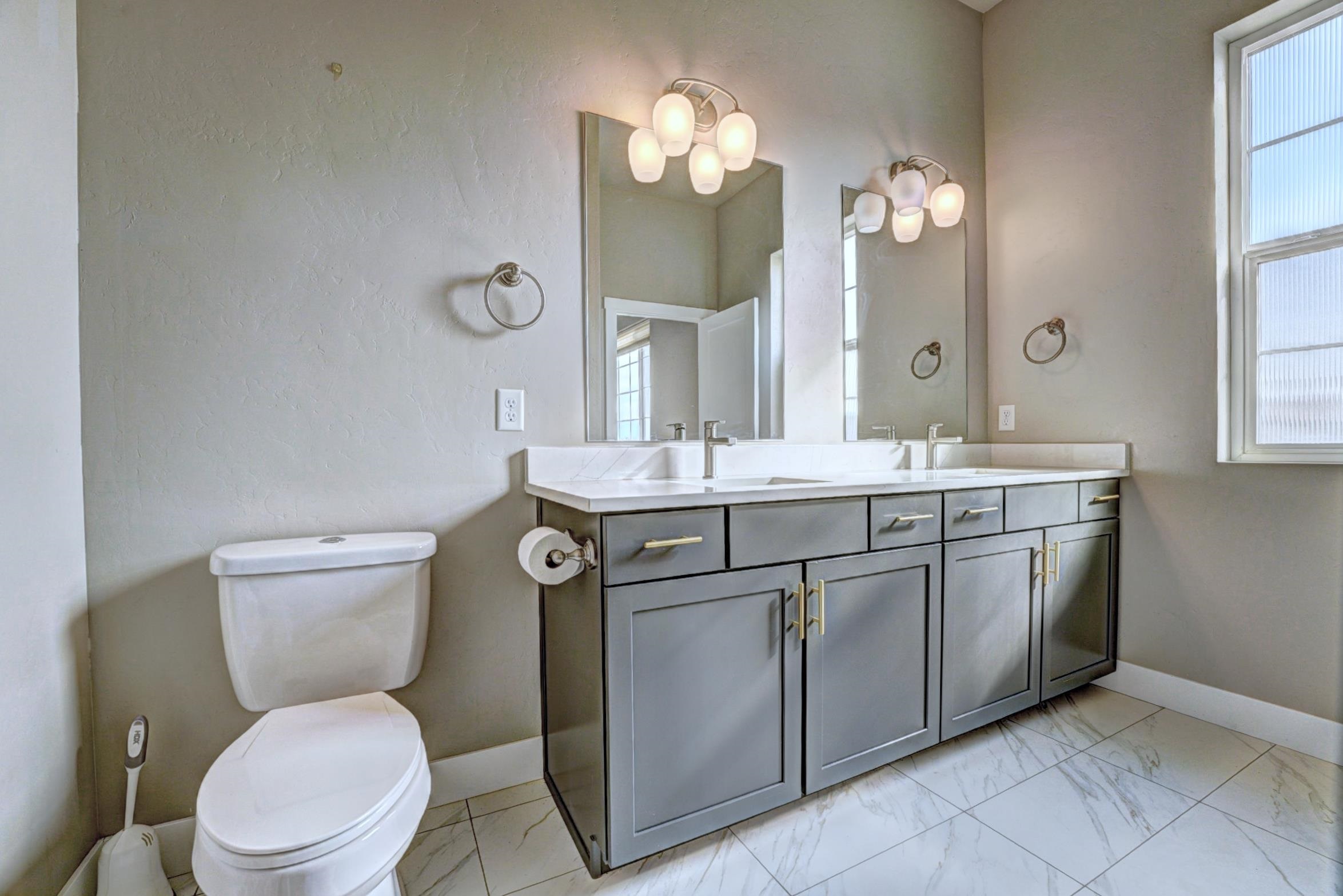 1880 Wellington Avenue