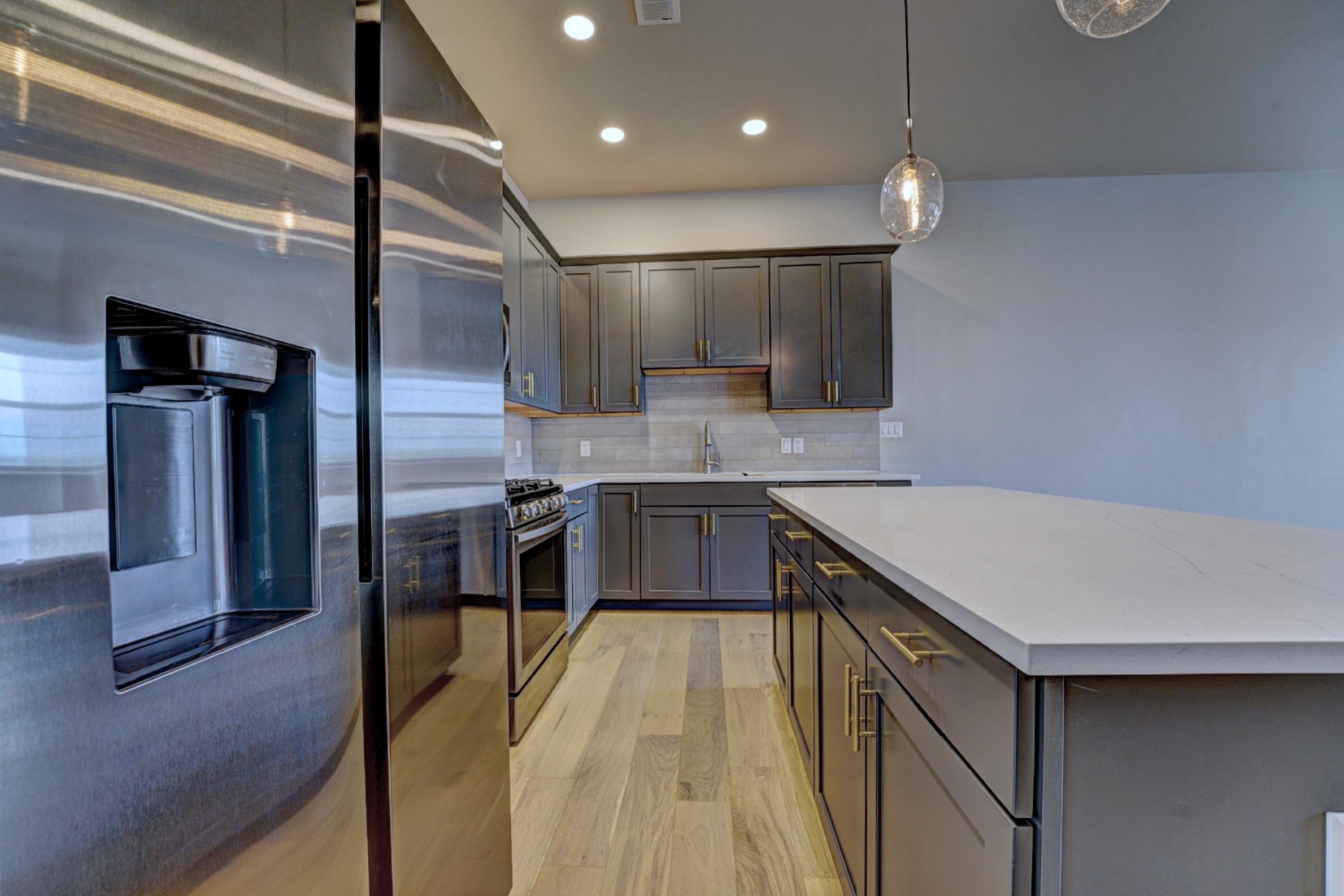 1880 Wellington Avenue