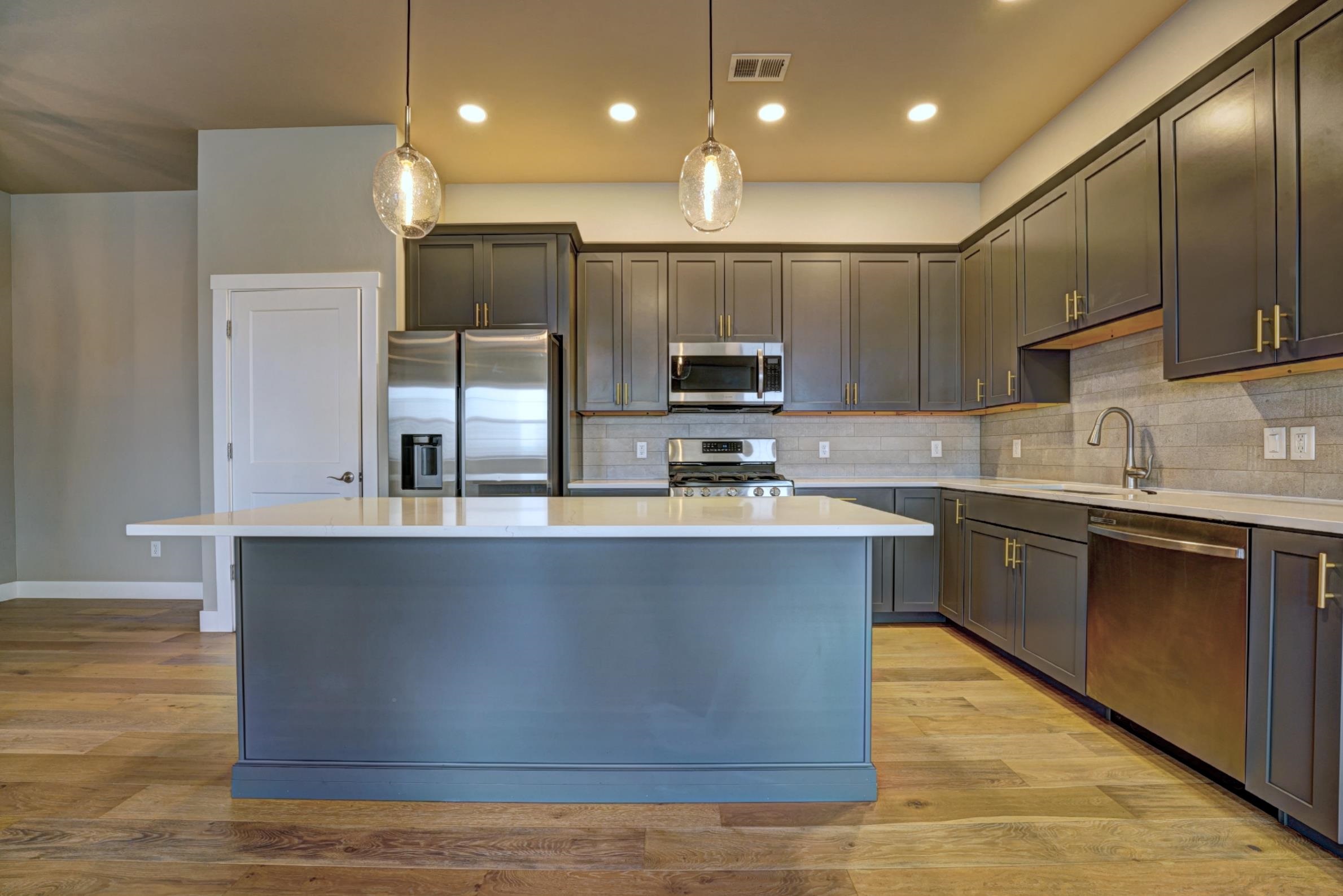 1880 Wellington Avenue