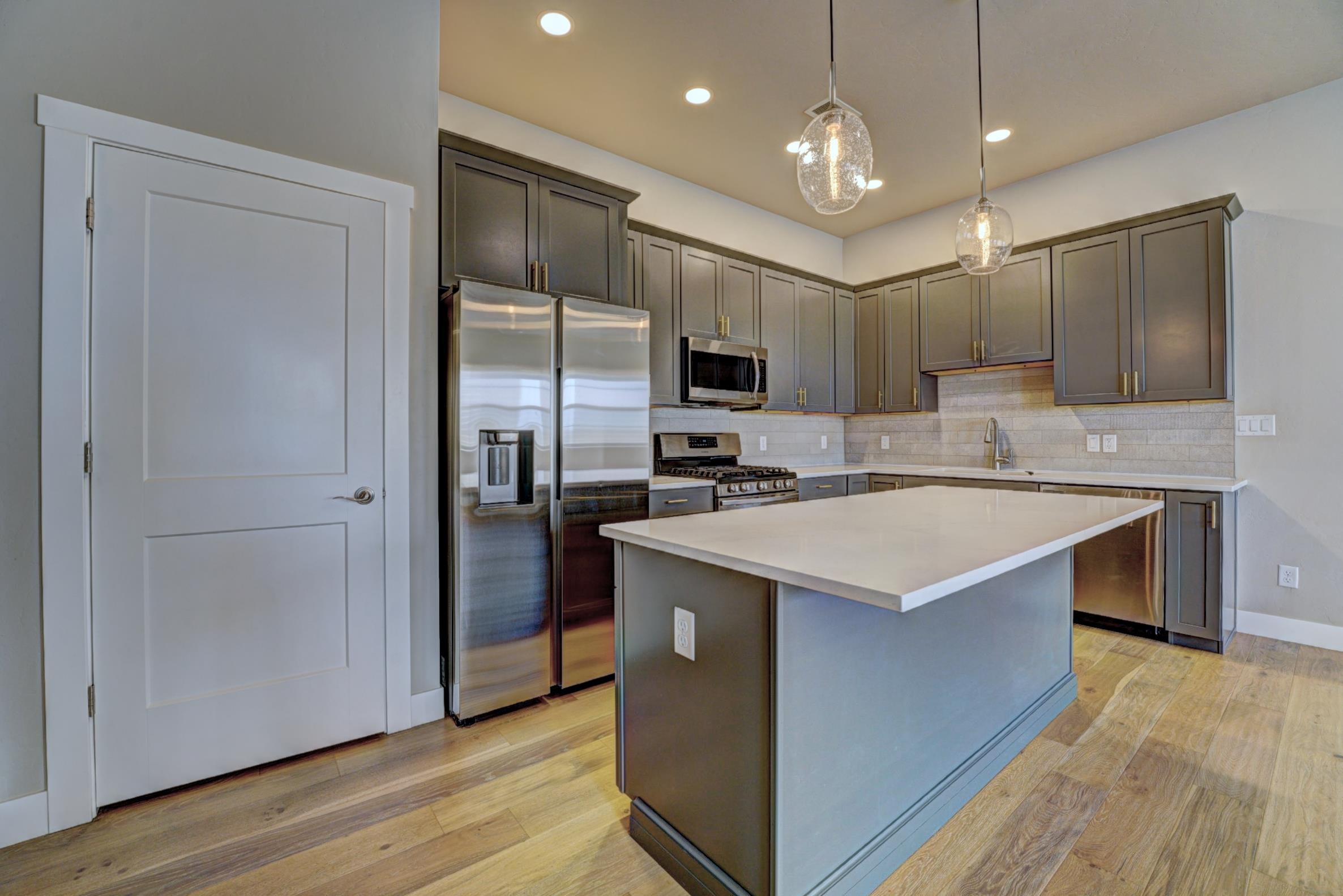 1880 Wellington Avenue