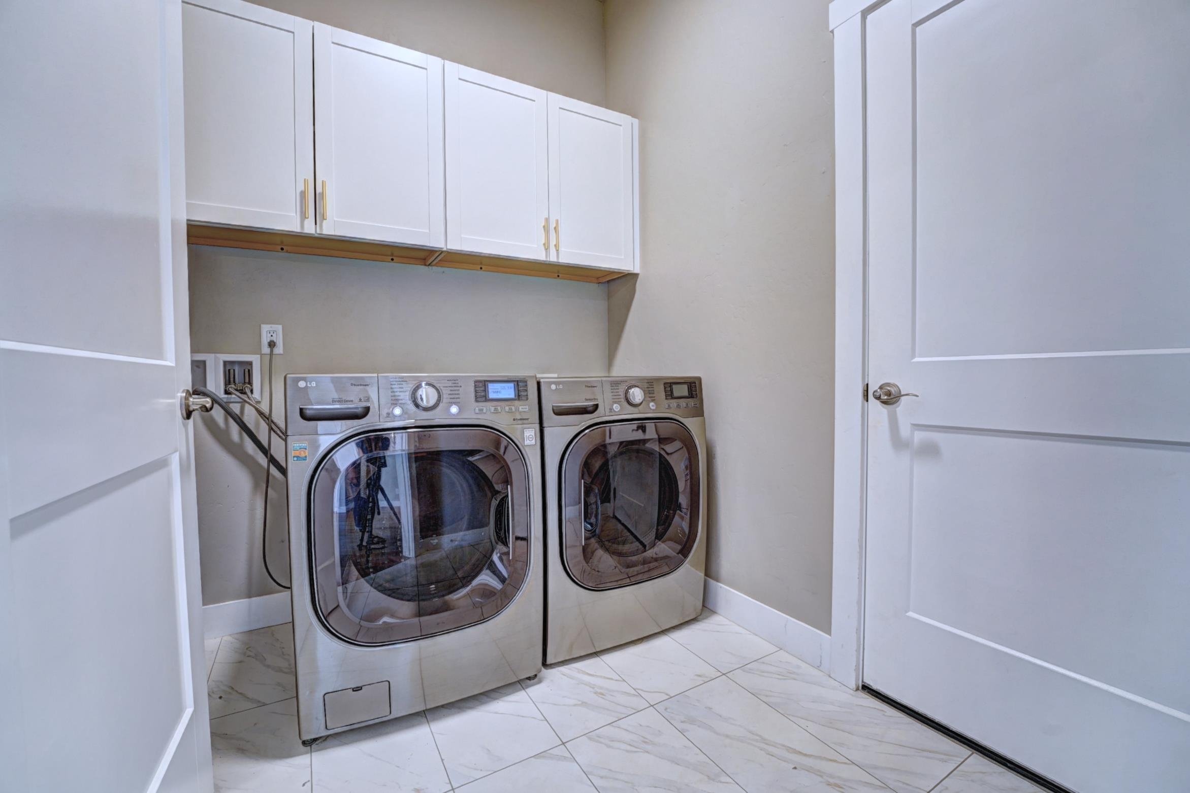 1880 Wellington Avenue