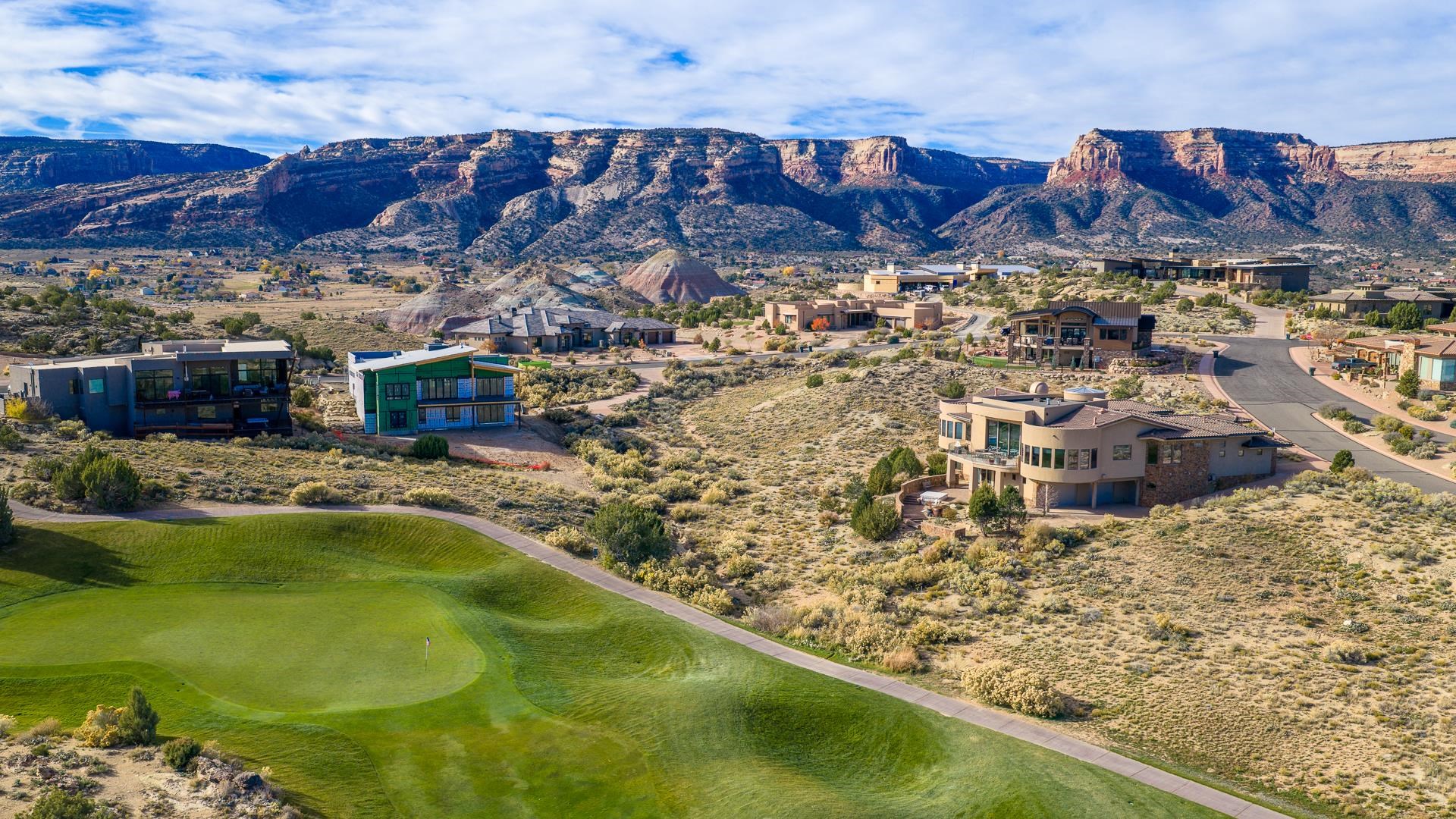 2304 W Ridges Boulevard