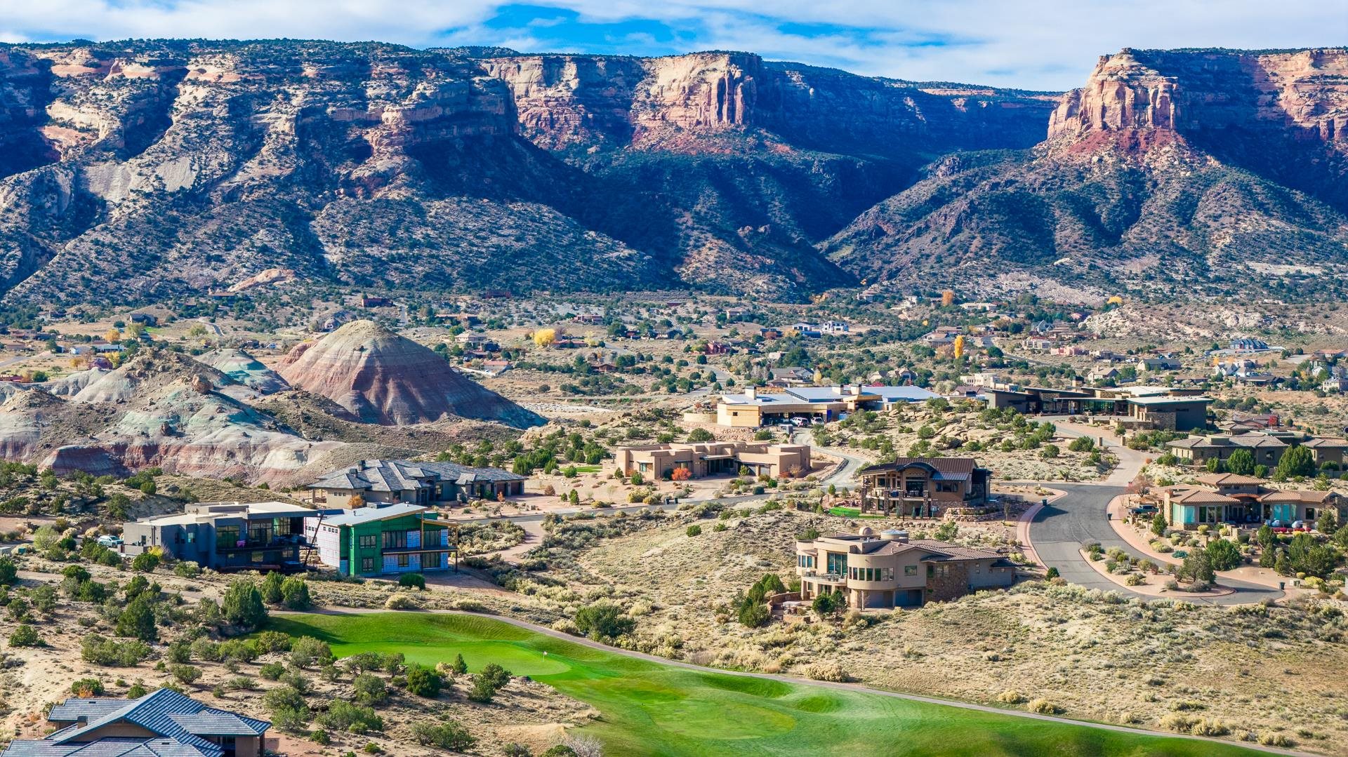 2306 W Ridges Boulevard