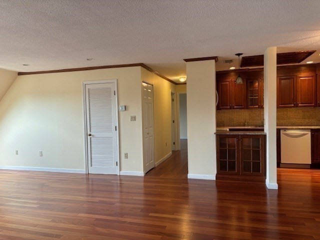 666 Main St # 403