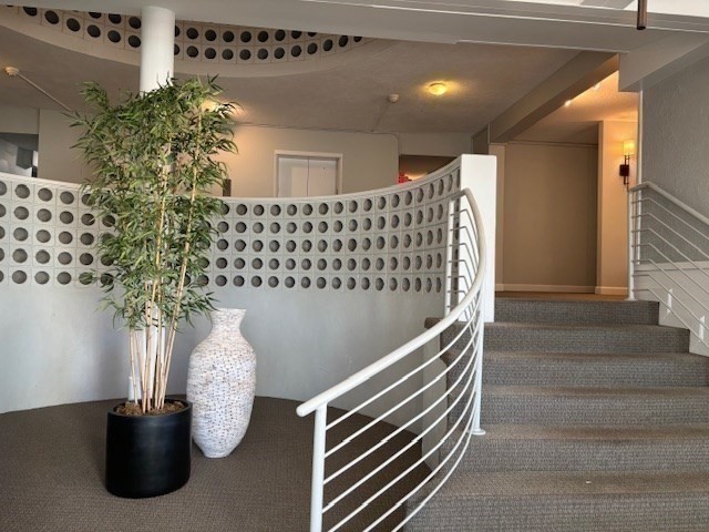 53 Melrose Unit: 3 E