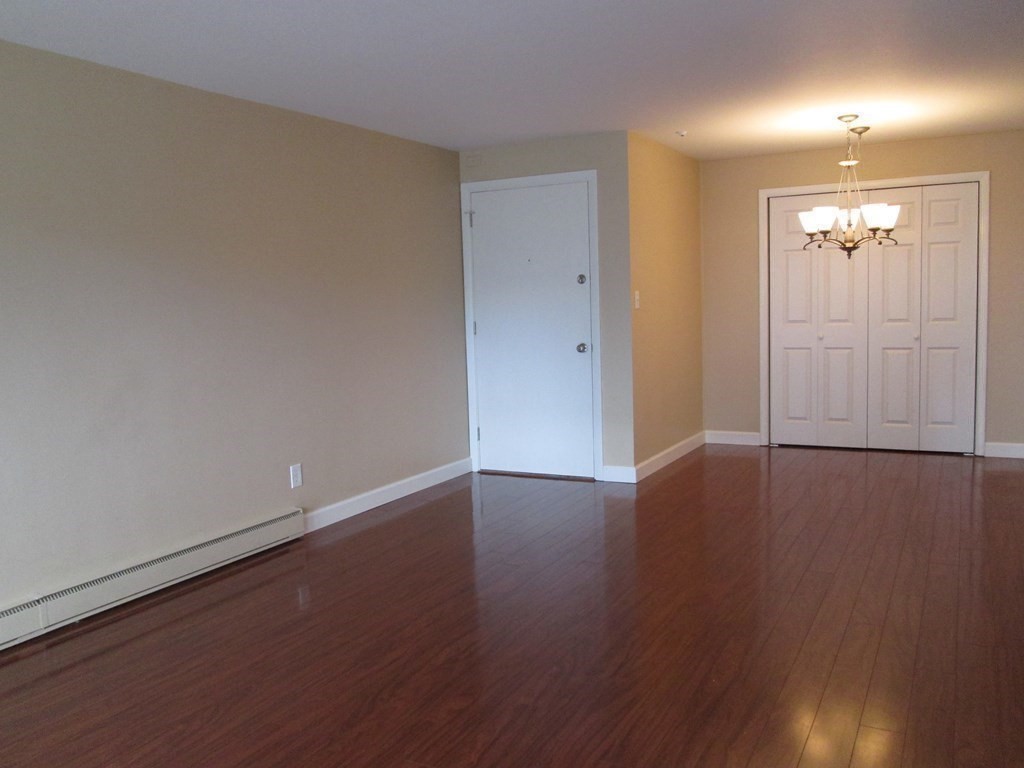 53 Melrose Unit: 3 E
