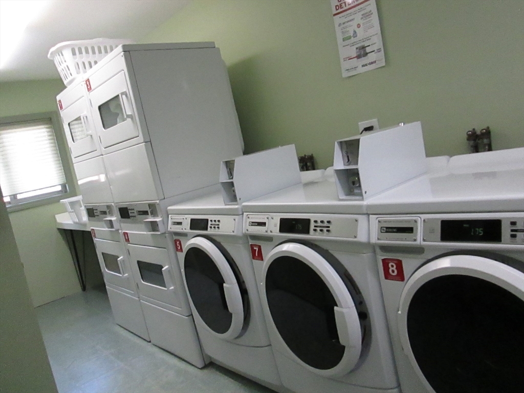 53 Melrose Unit: 3 E