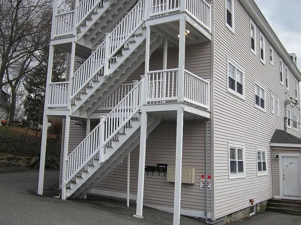 6 R Salem Street # 5