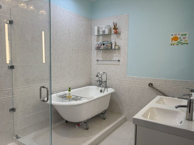 10 Winchester Place Unit: 102