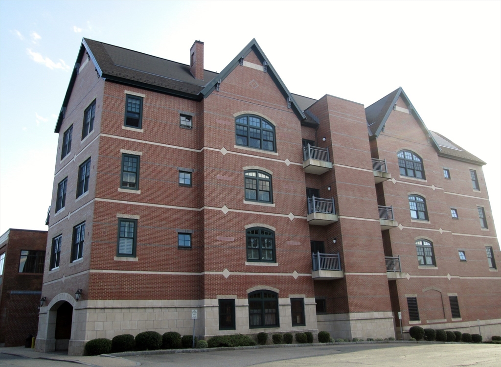 10 Winchester Place Unit: 102