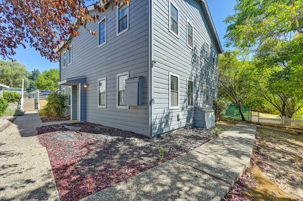 160 Huntley AVE