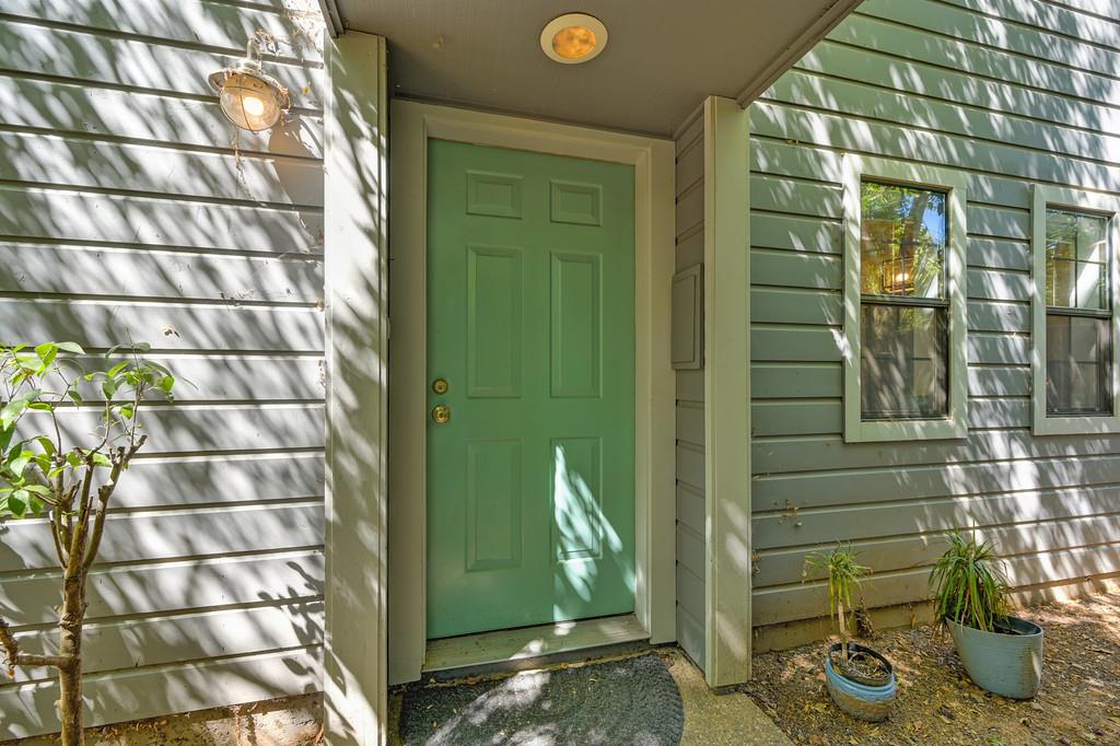 160 Huntley AVE