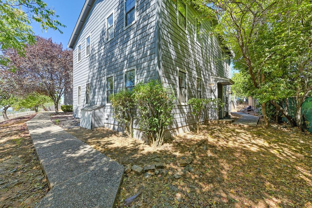 160 Huntley AVE