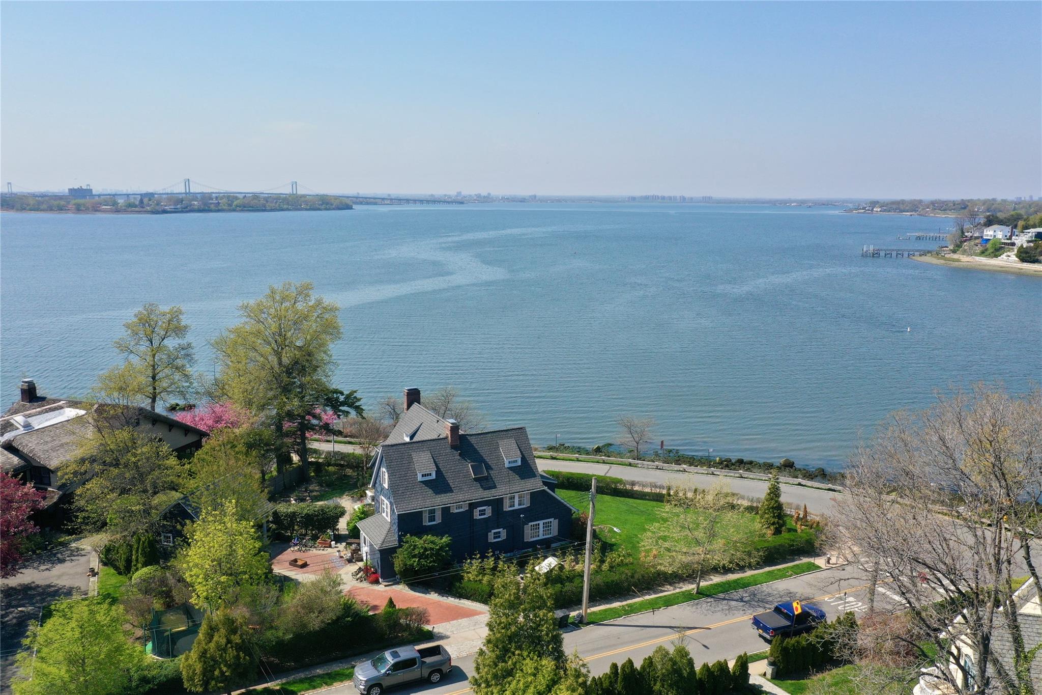1120 Shore Road