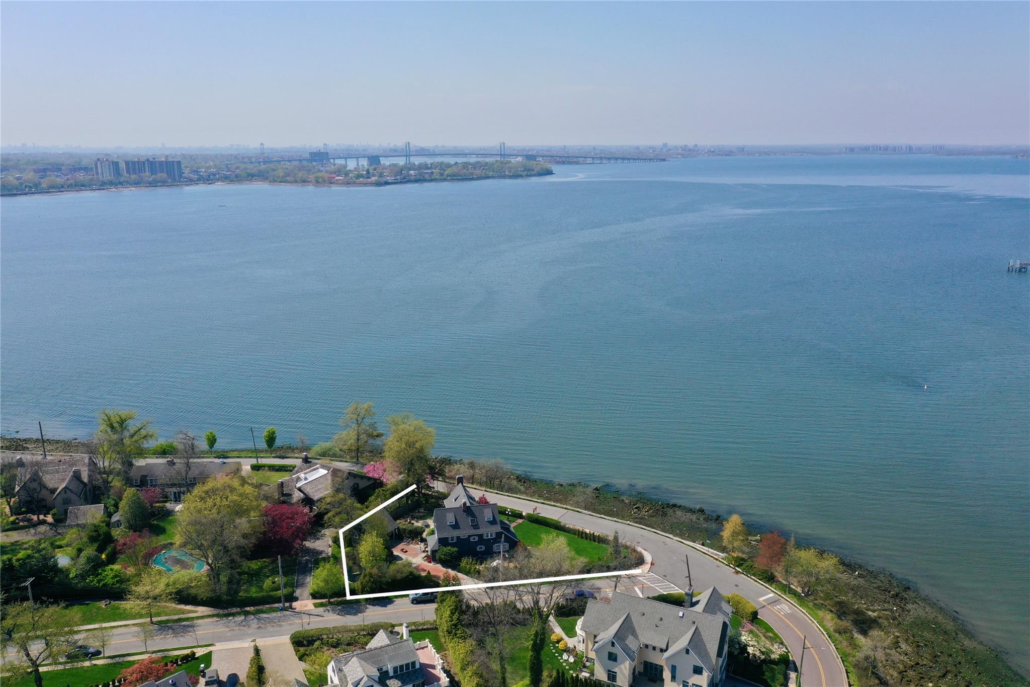 1120 Shore Road