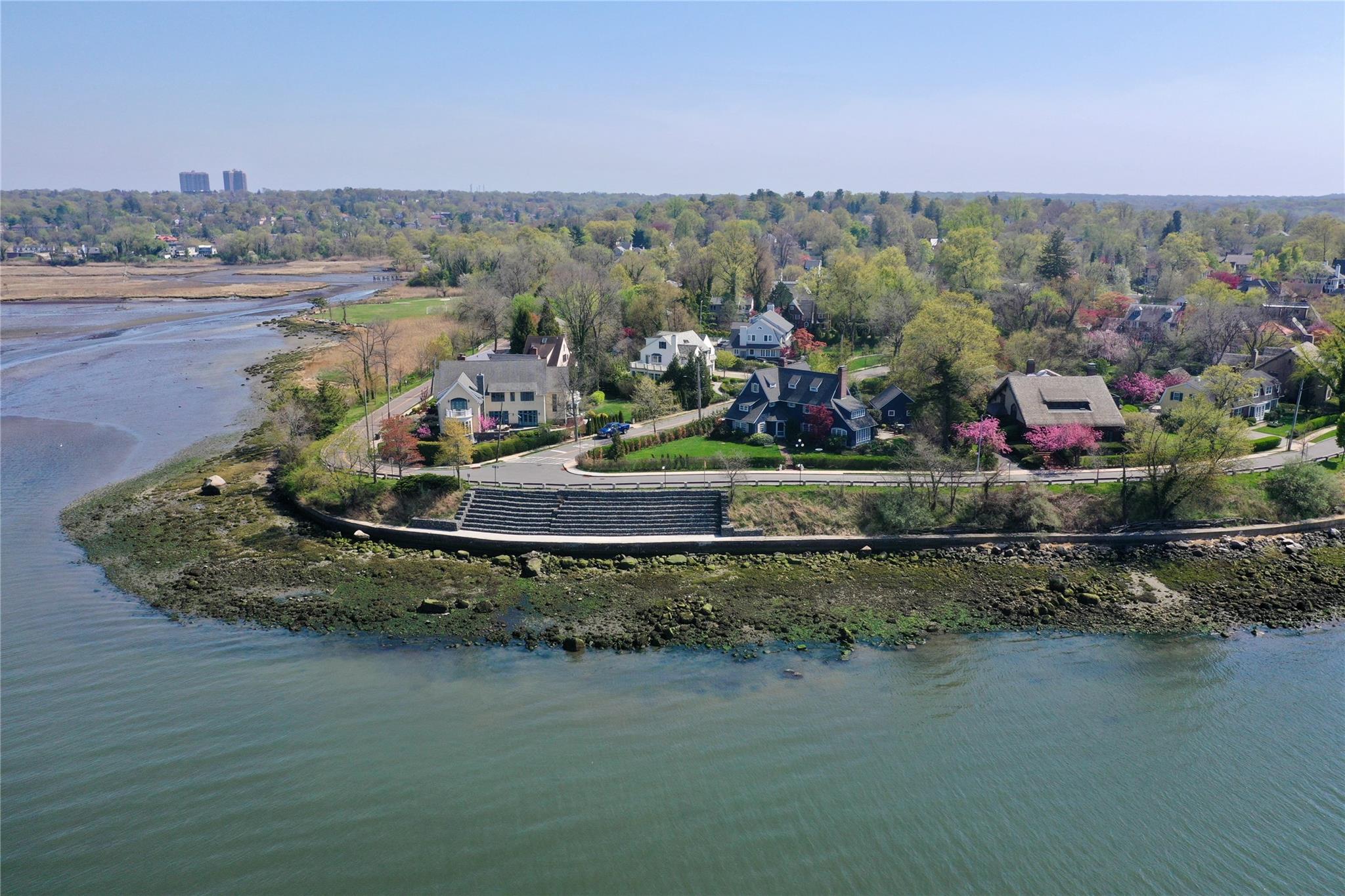 1120 Shore Road