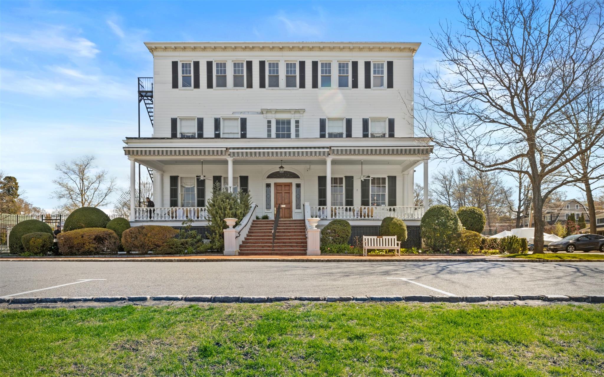 1120 Shore Road