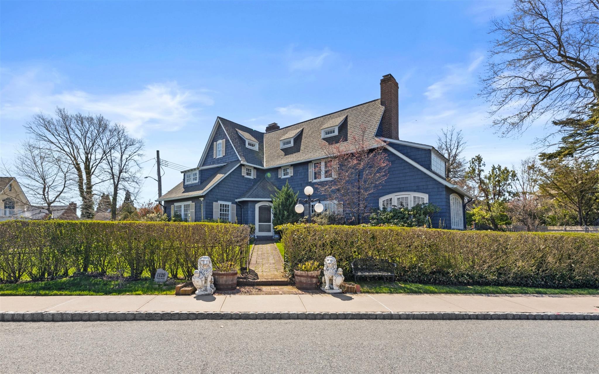 1120 Shore Road