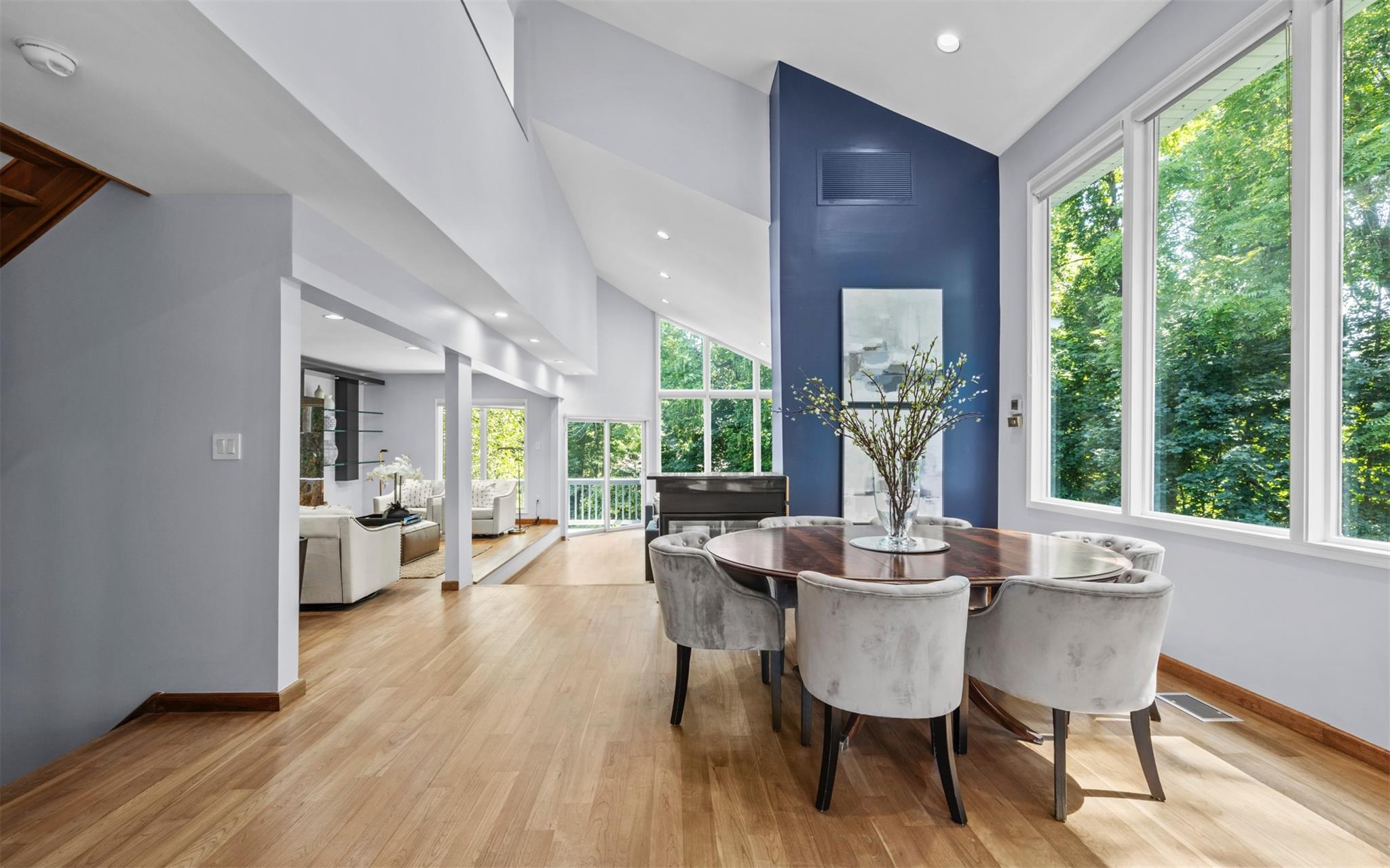 10 Courtyard Circle