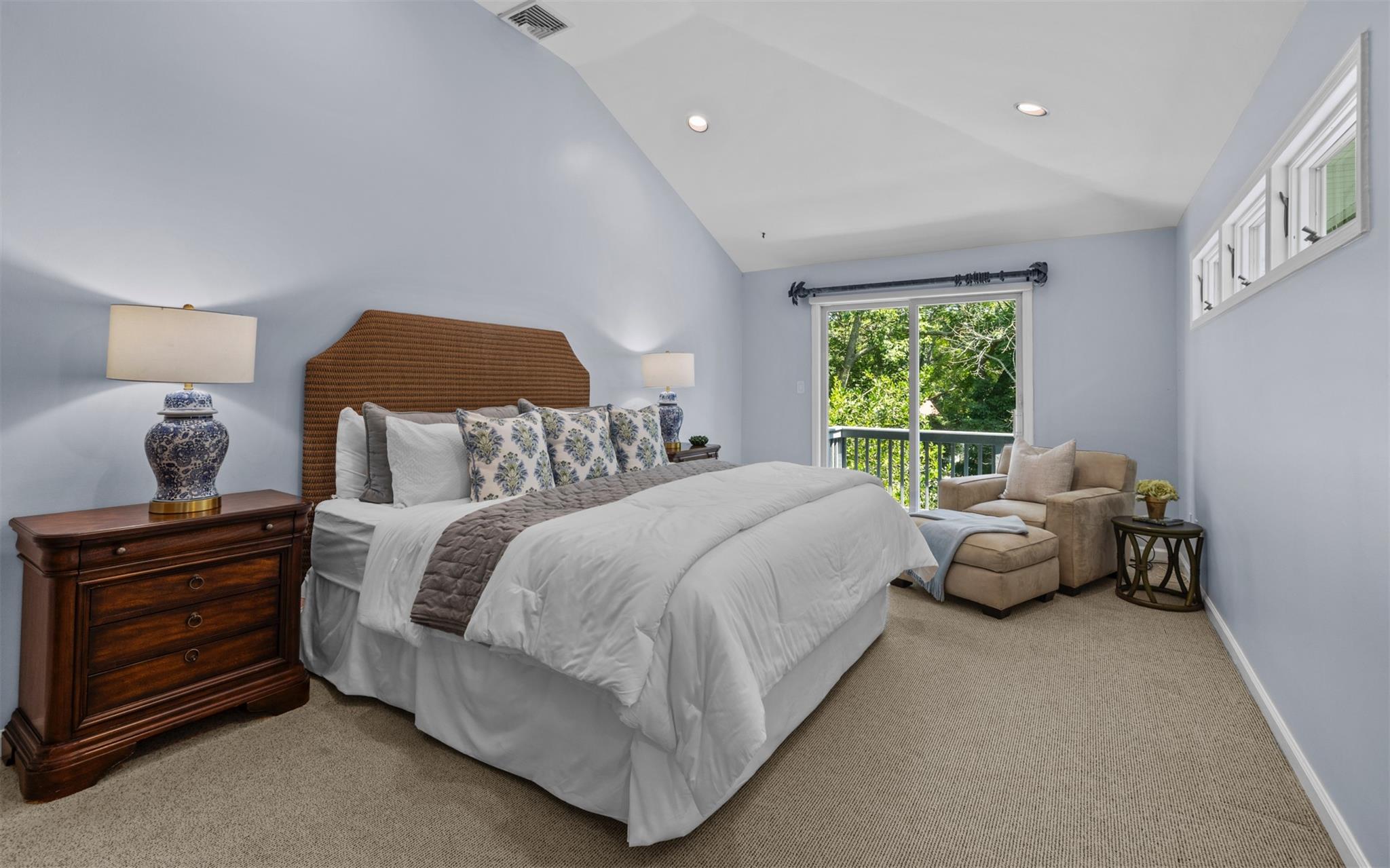 10 Courtyard Circle