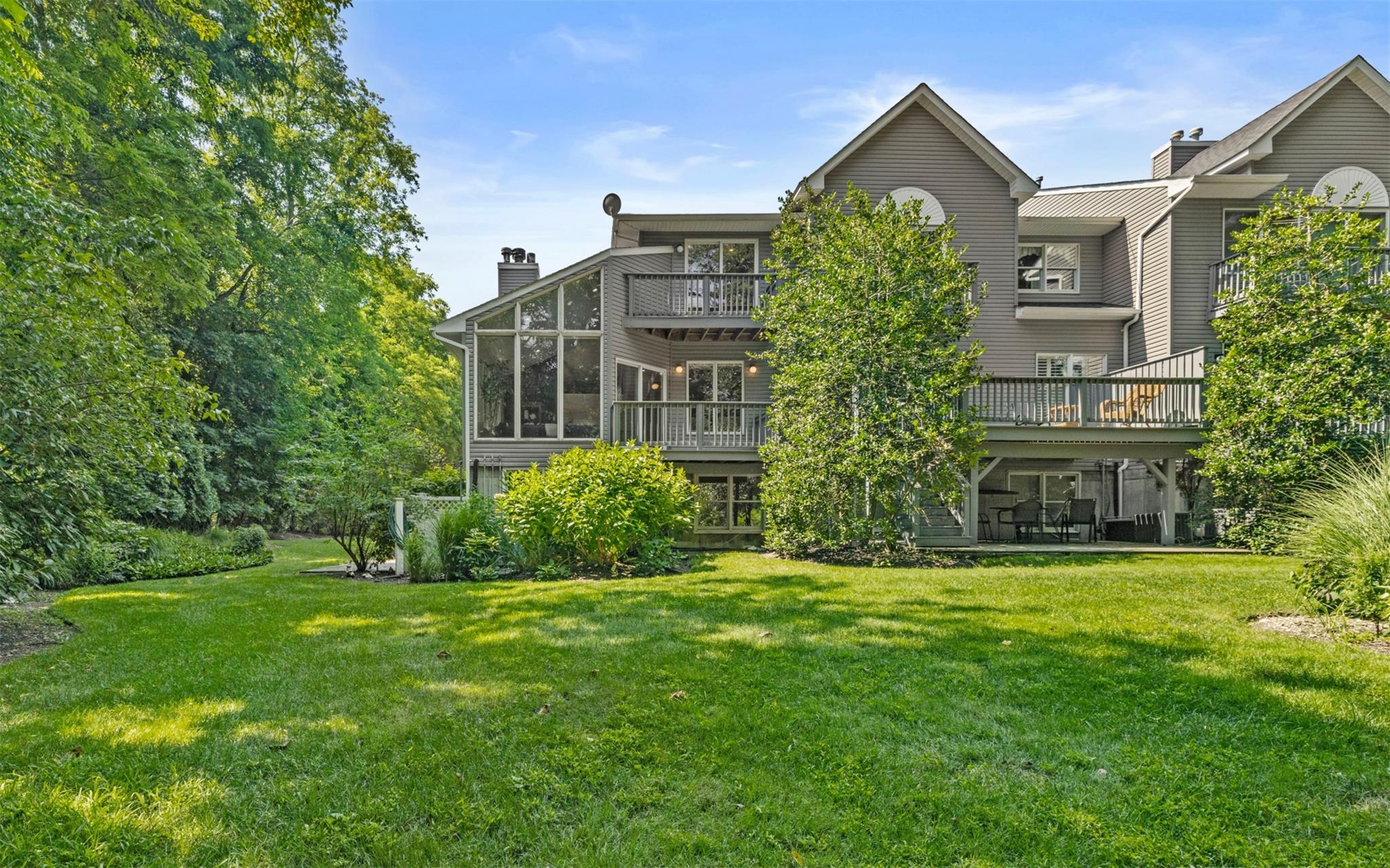 10 Courtyard Circle