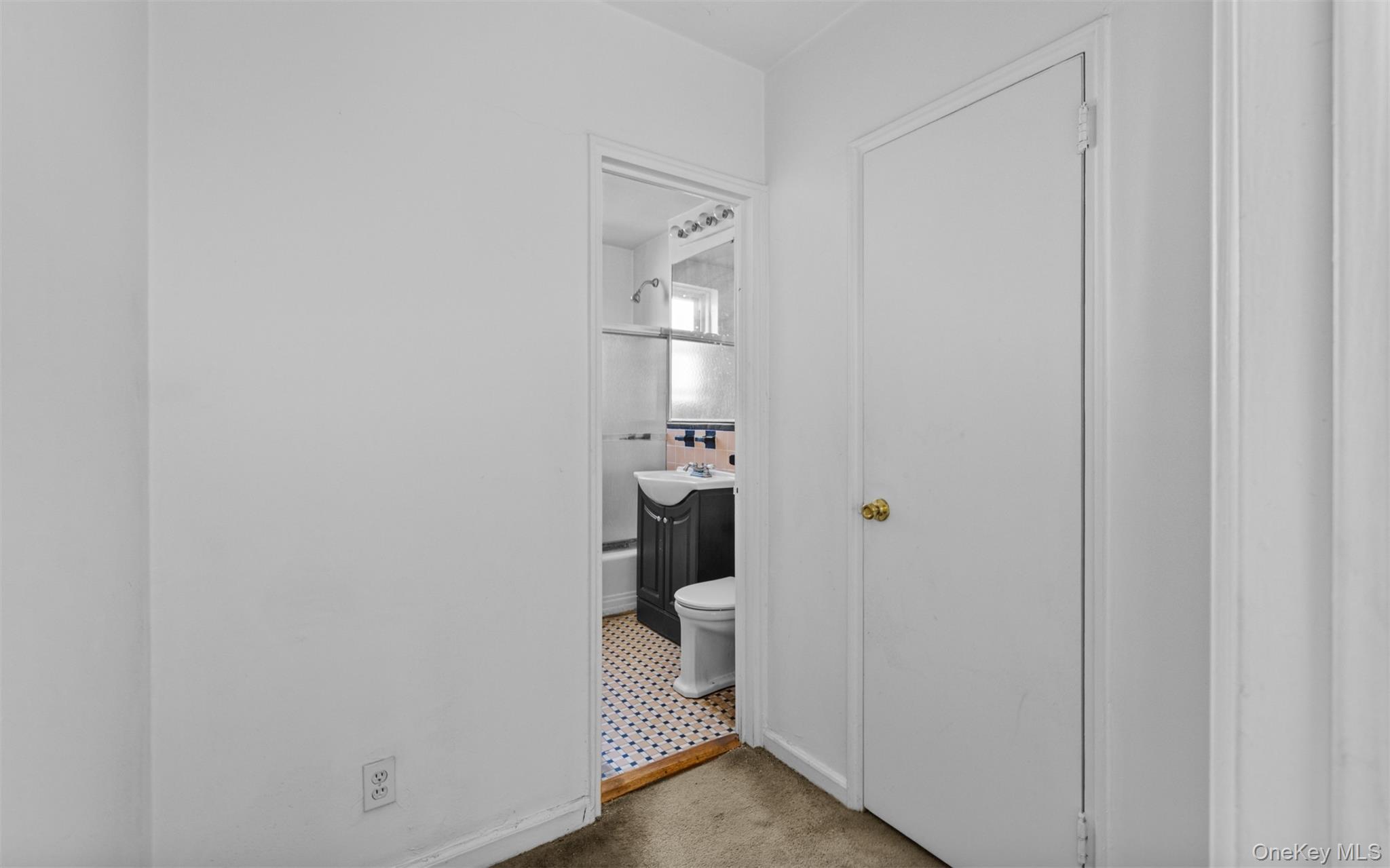 32 Cathedral Avenue Unit: 6c