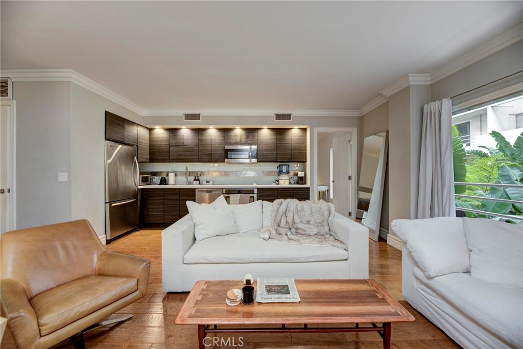 1131 Alta Loma Road 221