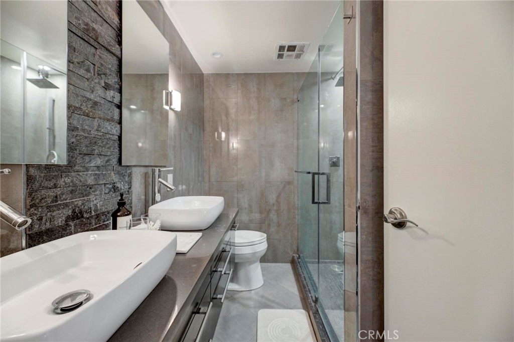 1131 Alta Loma Road 221