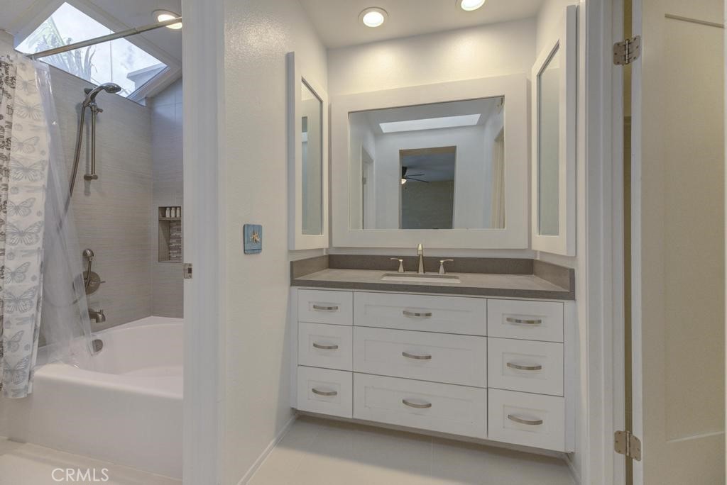 501 Herondo Street 49