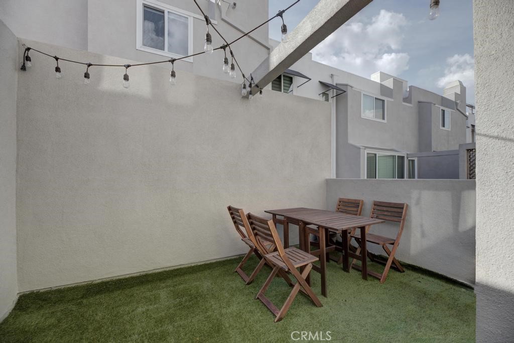 501 Herondo Street 49