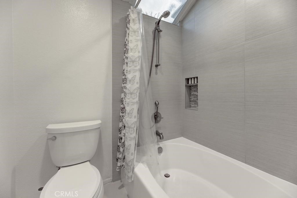 501 Herondo Street 49