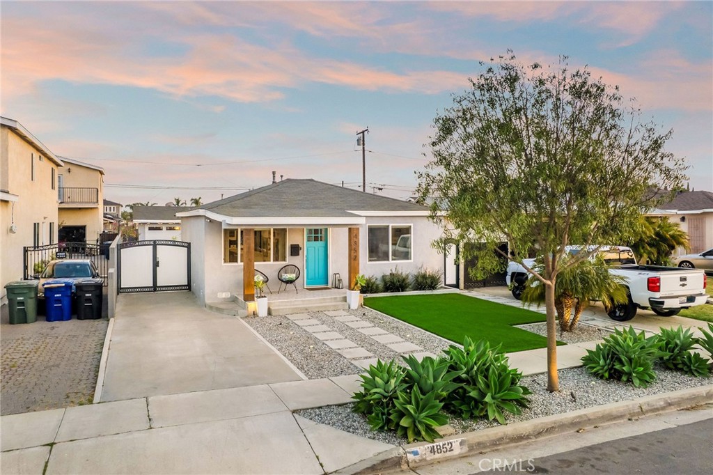4852 W 129th Street