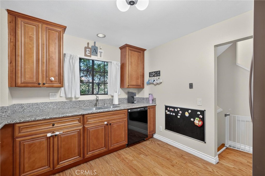3910 W 182nd 1