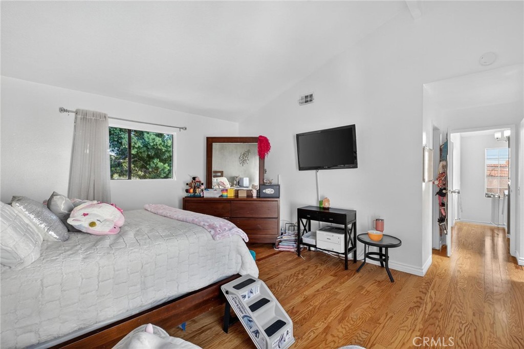 3910 W 182nd 1