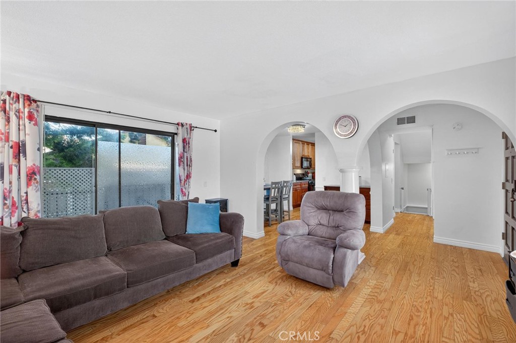 3910 W 182nd 1