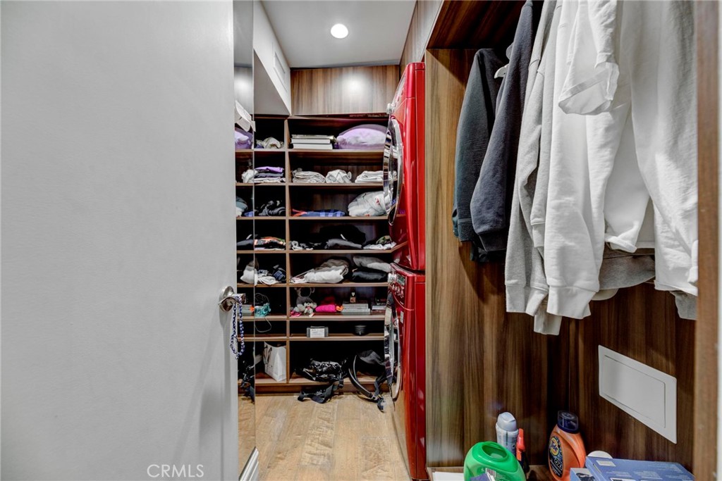 1131 Alta Loma Road 221