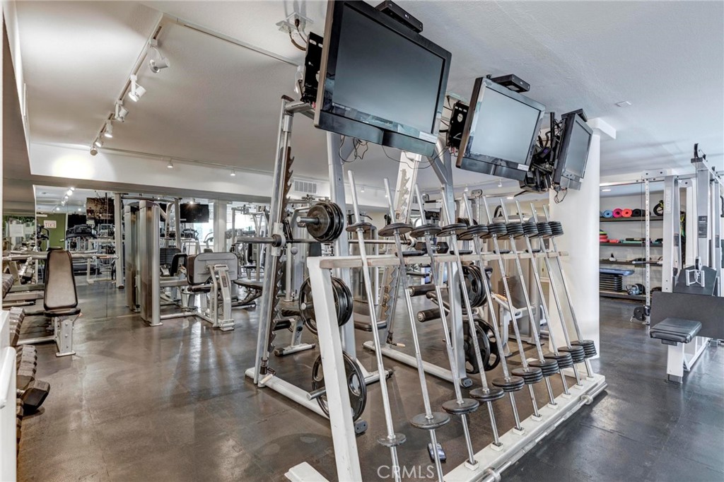 1131 Alta Loma Road 221