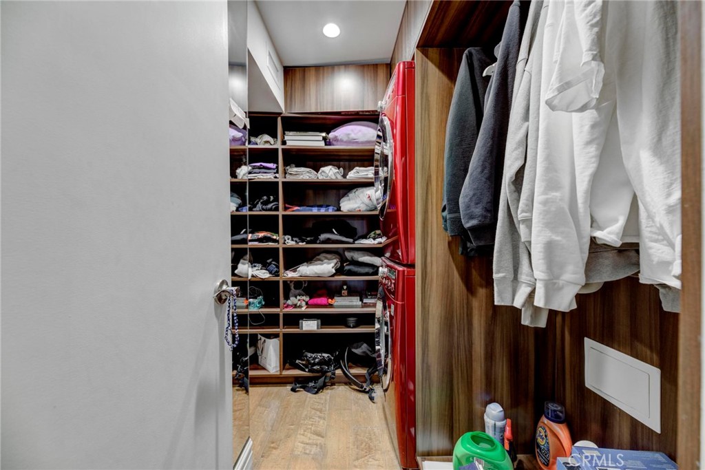 1131 Alta Loma Road 221