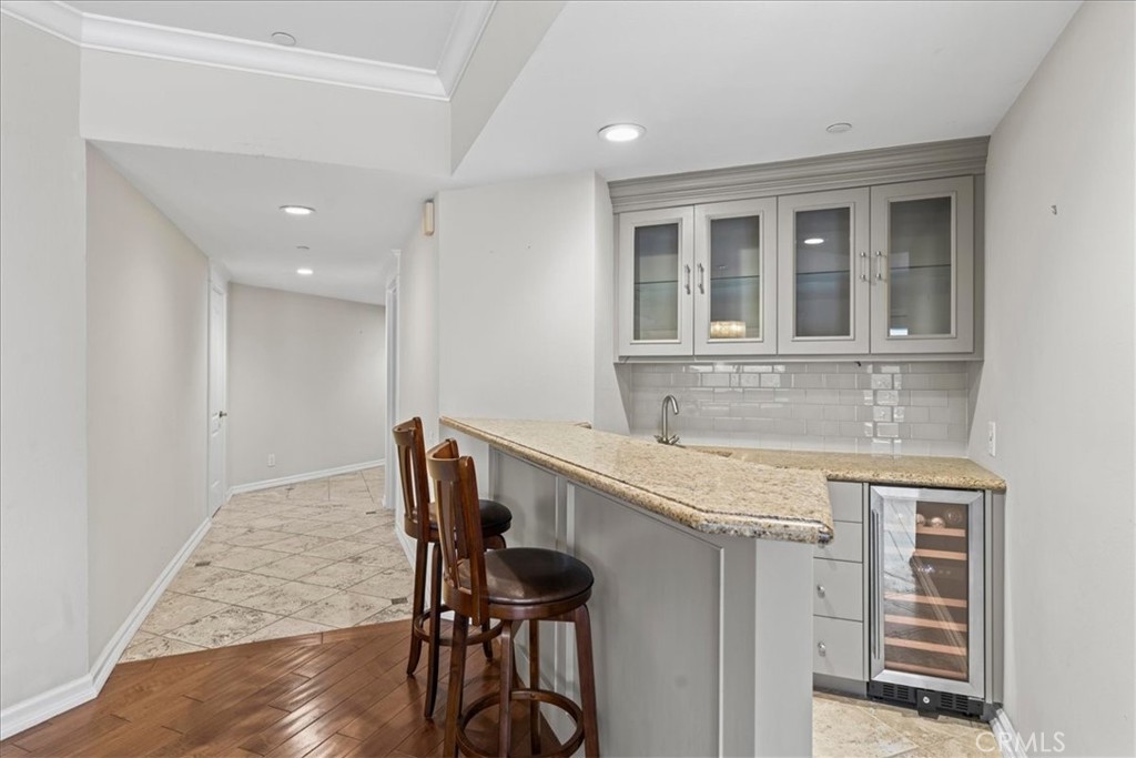 512 Esplanade 103