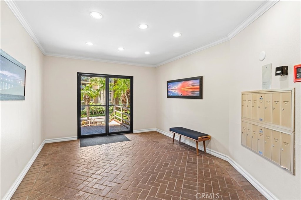 512 Esplanade 103