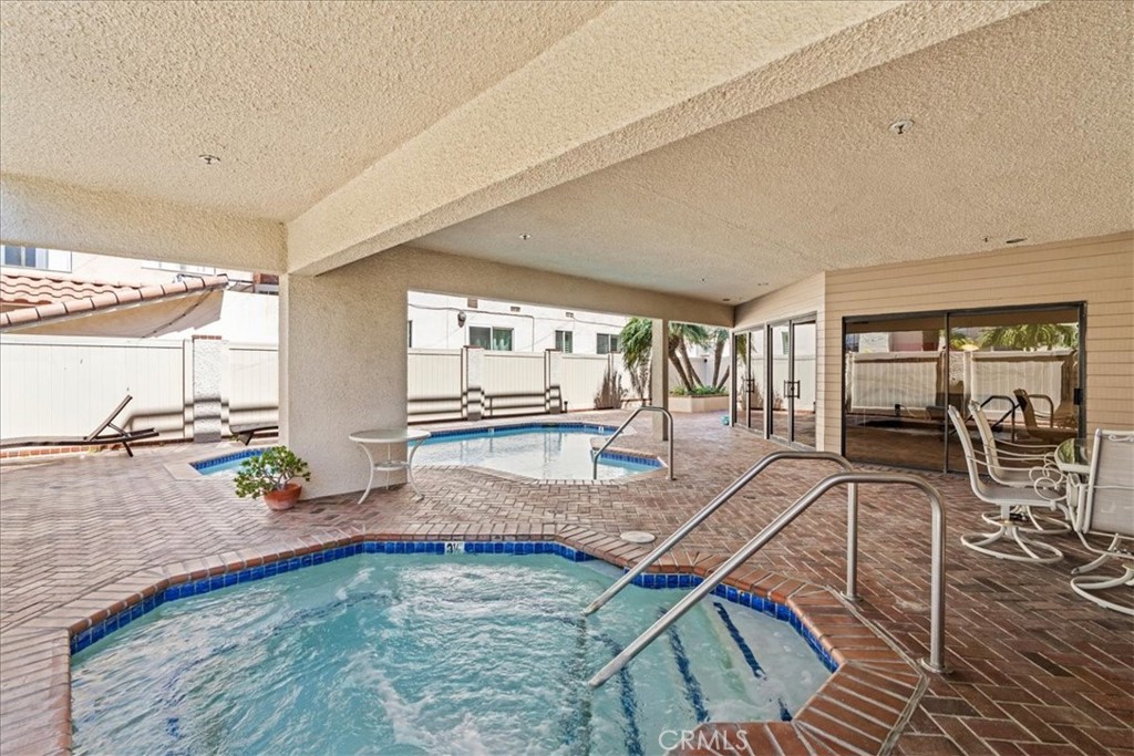 512 Esplanade 103